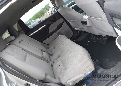 2014 Toyota Highlander Le V6 z USA, uszkodzony, nr VIN 5TDBKRFH4ES048559